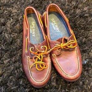 Men’s brown Sperry Topsider boat shoes size 9